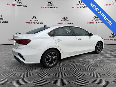 Used 2022 Kia Forte LXS w/ LXS Technology Package FWD image 3