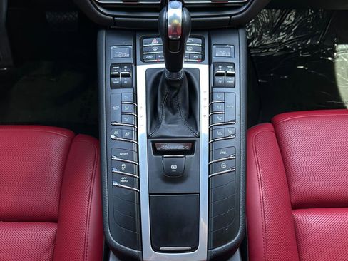 Used 2020 Porsche Macan AWD/4WD image 12