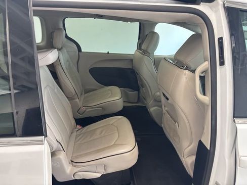 Used 2021 Chrysler Pacifica Limited w/ Premium & Safety Sphere Group AWD/4WD image 31