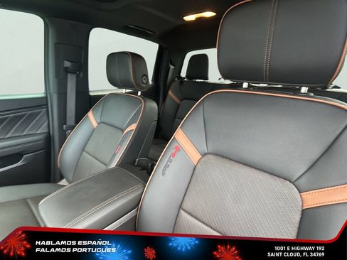 Used 2025 GMC Canyon AT4 w/ Technology Plus Package AWD/4WD image 21
