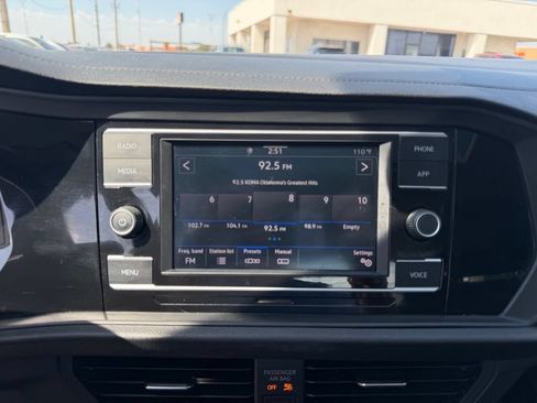 Used 2020 Volkswagen Jetta SE FWD image 35