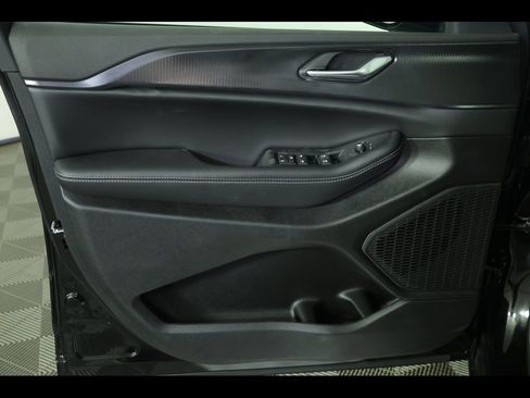 New 2025 Jeep Grand Cherokee Altitude image 20