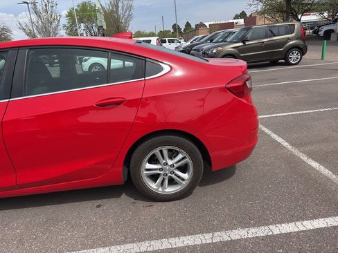 Used 2018 Chevrolet Cruze LT image 10