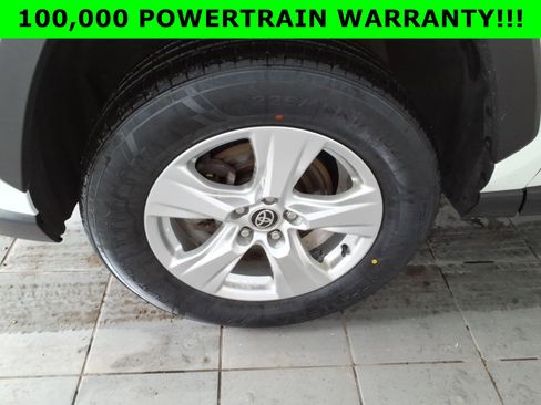 Used 2021 Toyota RAV4 XLE image 9