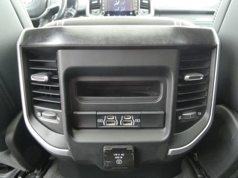 Used 2022 RAM 1500 Big Horn AWD/4WD image 20