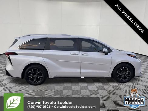 Used 2025 Toyota Sienna Platinum AWD/4WD image 10