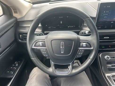 Used 2022 Lincoln Nautilus Standard w/ Premium Package image 22