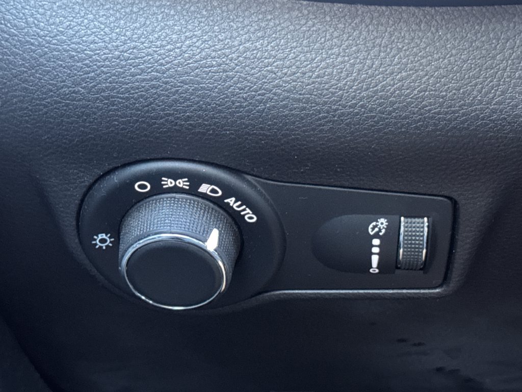 Used 2023 Jeep Compass Sport AWD/4WD image 26