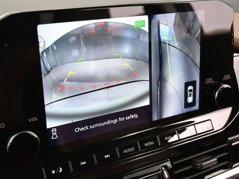 Used 2023 Nissan Pathfinder Platinum image 25