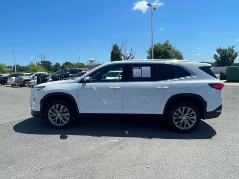 Used 2025 Buick Enclave Preferred FWD image 4