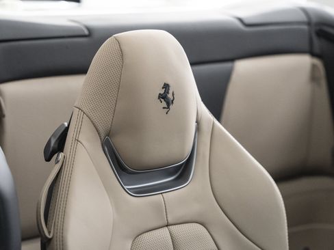 Used 2023 Ferrari Portofino M RWD image 35