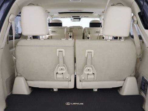 Used 2017 Lexus LX 570 4WD w/ Luxury Package image 38