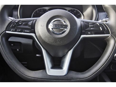 Used 2021 Nissan Kicks S image 17