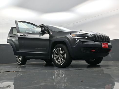 Used 2022 Jeep Cherokee Trailhawk w/ Sun, Sound & Nav Group AWD/4WD image 28