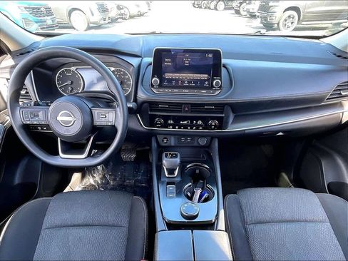 Used 2024 Nissan Rogue SV image 20