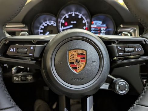 New 2026 Porsche Macan image 24