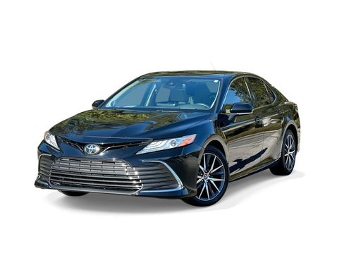 Used 2024 Toyota Camry XLE image 1