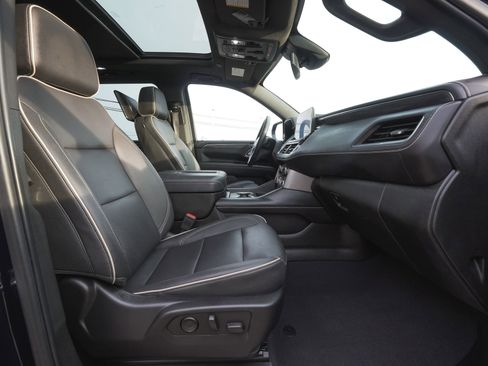 Used 2023 GMC Yukon SLT w/ SLT Premium Package image 43