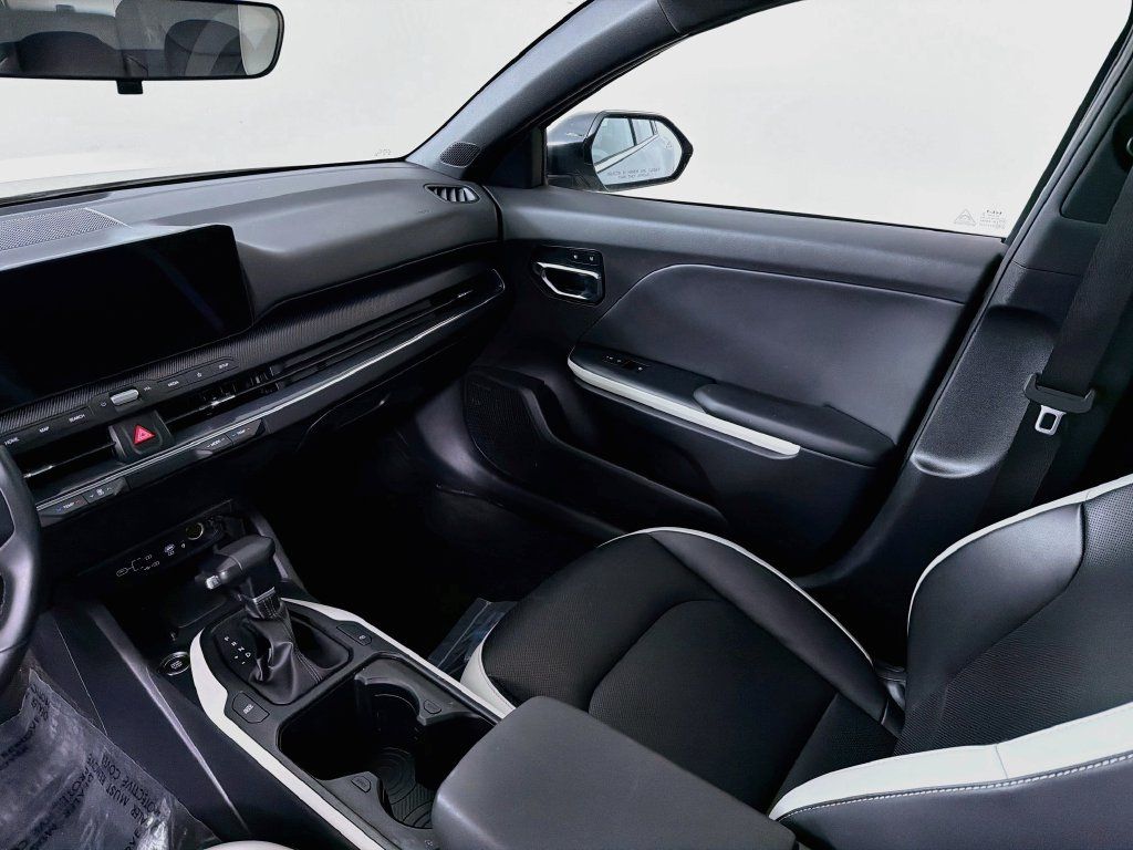 Used 2025 Kia K4 GT-Line w/ GT-Line Premium Package FWD image 23