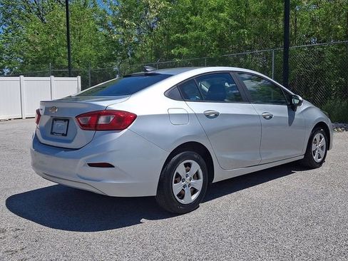 Used 2018 Chevrolet Cruze LS FWD image 8