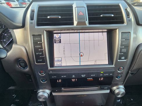 Used 2013 Lexus GX 460 w/ Convenience Pkg AWD/4WD image 20