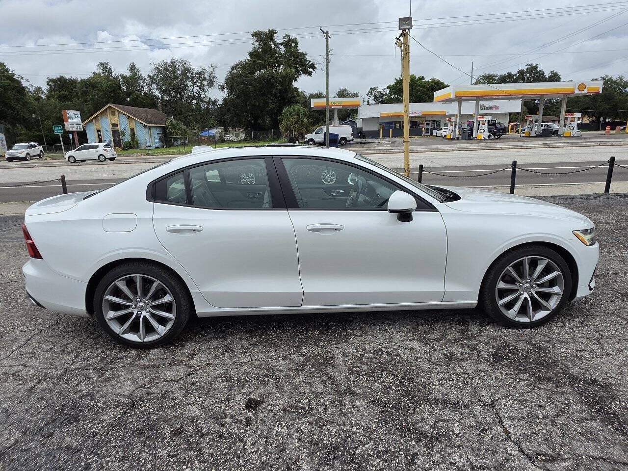 Used 2021 Volvo S60 T5 Momentum w/ Premium Package FWD image 7