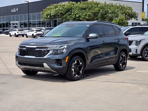 New 2026 Kia Seltos S AWD/4WD image 2