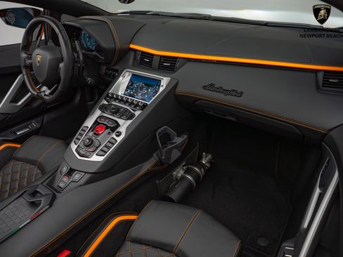 Used 2018 Lamborghini Aventador S image 7