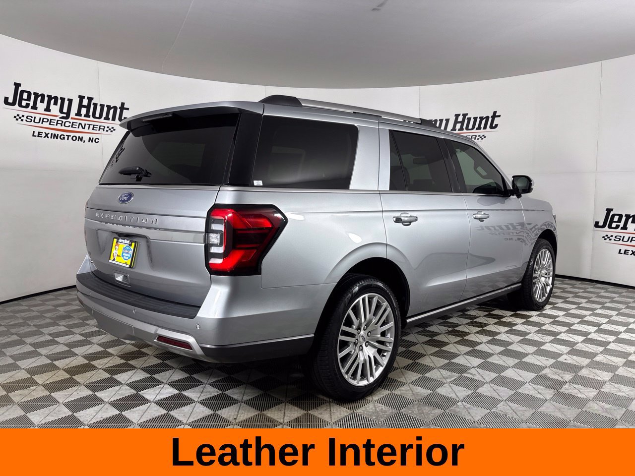 Used 2024 Ford Expedition Limited AWD/4WD image 6