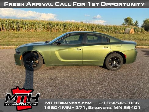 Used 2023 Dodge Charger SXT RWD image 5