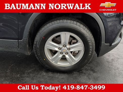 Used 2022 Chevrolet Trax LT w/ LT Convenience Package AWD/4WD image 10
