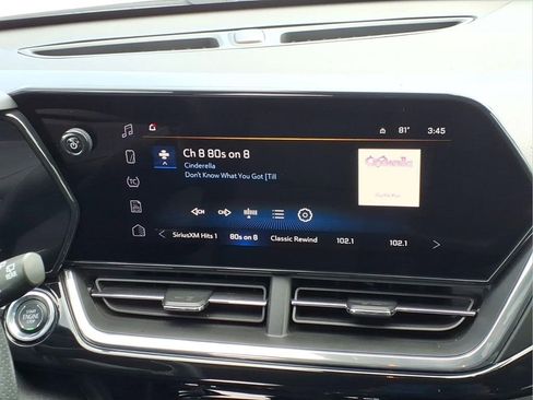 Used 2025 Chevrolet Trax RS w/ Sunroof Package image 24