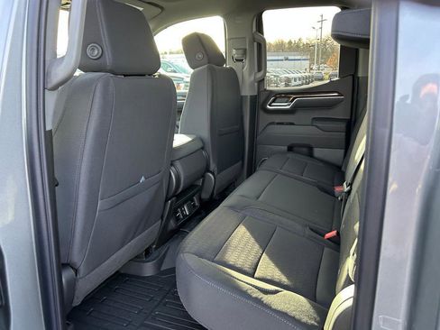 New 2026 GMC Sierra 1500 SLE w/ Preferred Package image 8
