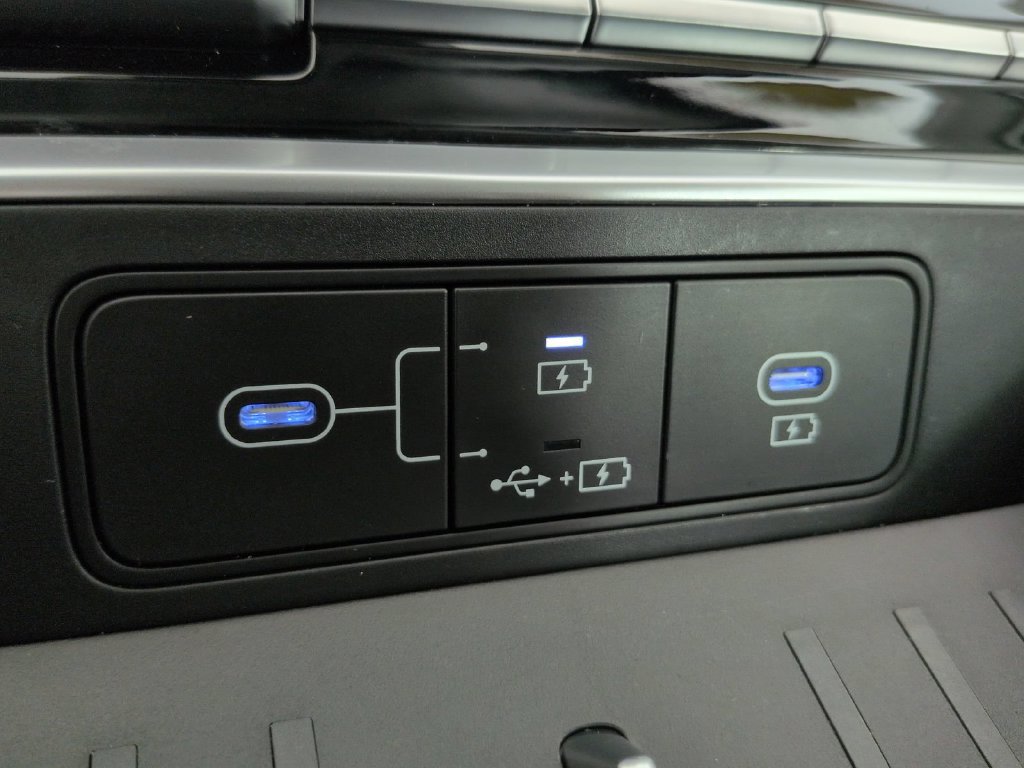 Used 2025 Hyundai Santa Fe SE FWD image 34