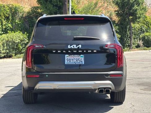 Used 2022 Kia Telluride EX w/ EX Premium Package FWD image 5
