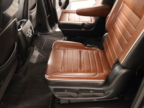 Used 2023 GMC Yukon XL Denali Ultimate image 12