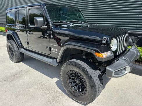Used 2021 Jeep Wrangler Unlimited Sahara AWD/4WD image 11
