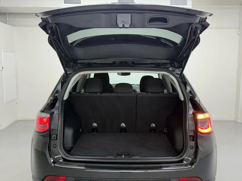 Used 2018 Jeep Compass Sport image 30