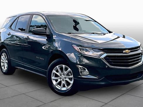 Used 2021 Chevrolet Equinox LS w/ LS Convenience Package FWD image 3