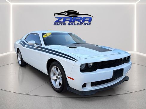 Used 2013 Dodge Challenger SXT RWD image 9