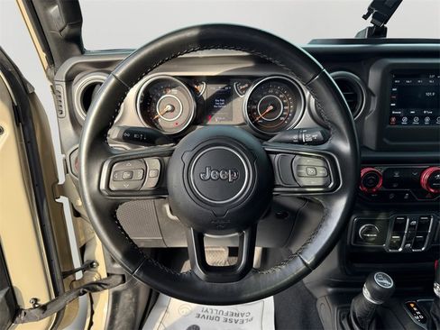 Used 2022 Jeep Gladiator Willys image 19
