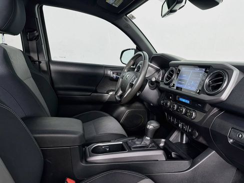 Used 2022 Toyota Tacoma TRD Sport w/ Technology Package AWD/4WD image 36