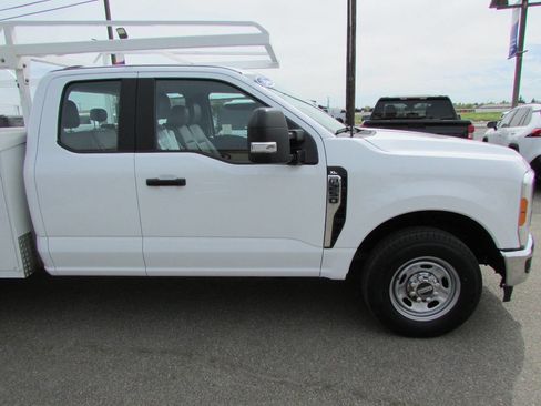 Used 2023 Ford F250 XL w/ XL Chrome Package image 6