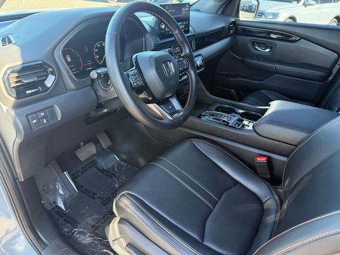 Used 2024 Honda Pilot TrailSport image 13