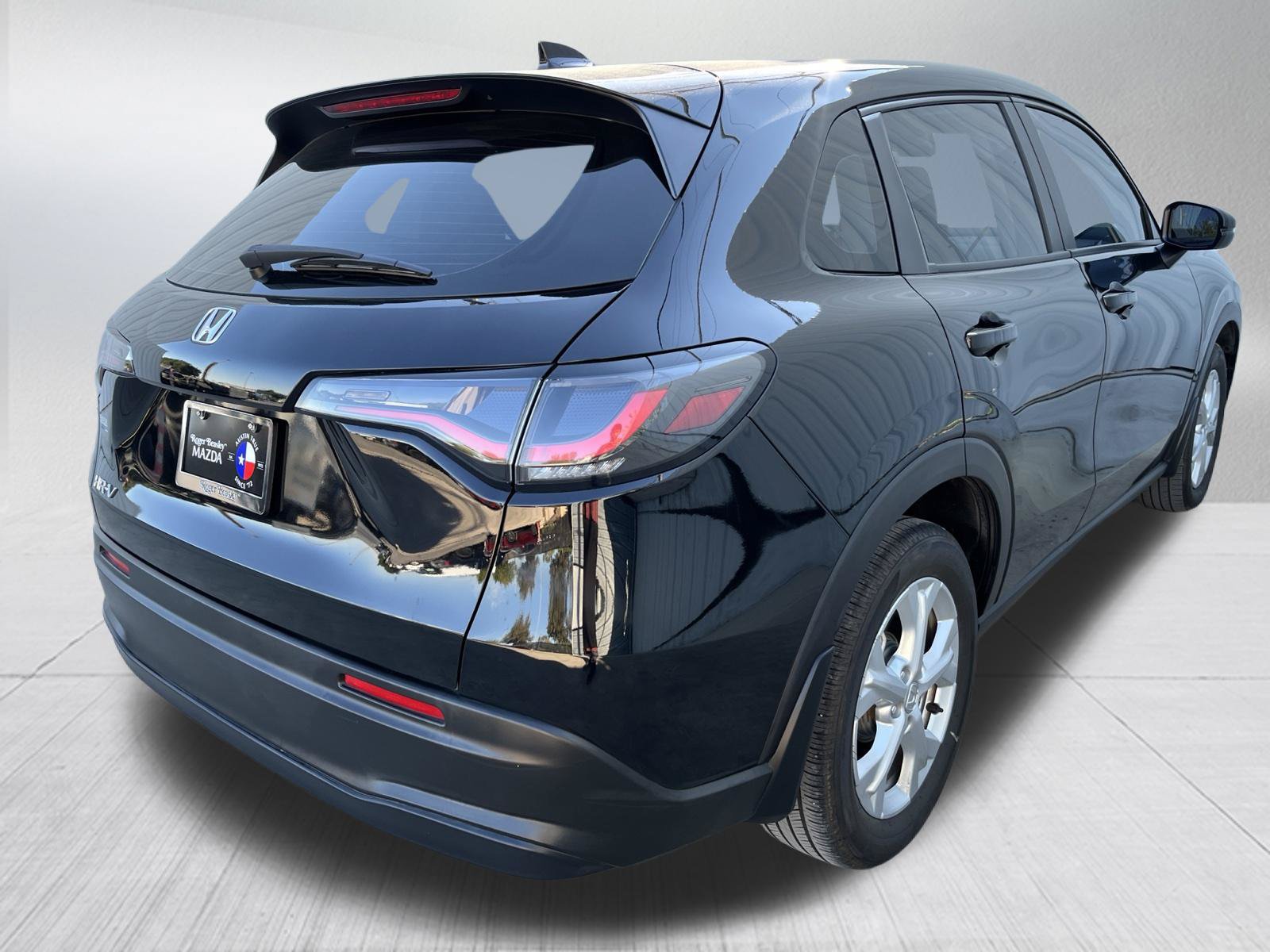 Used 2025 Honda HR-V LX image 9