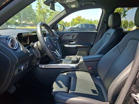 Used 2023 Mercedes-Benz GLB 250 4MATIC image 13