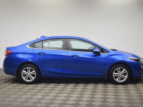Used 2017 Chevrolet Cruze LT w/ Convenience Package image 11