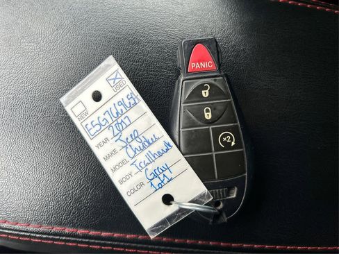 Used 2017 Jeep Cherokee Trailhawk image 33