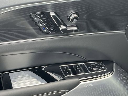 New 2026 Cadillac Lyriq V image 15