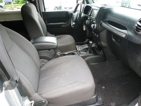 Used 2016 Jeep Wrangler Sport AWD/4WD image 28